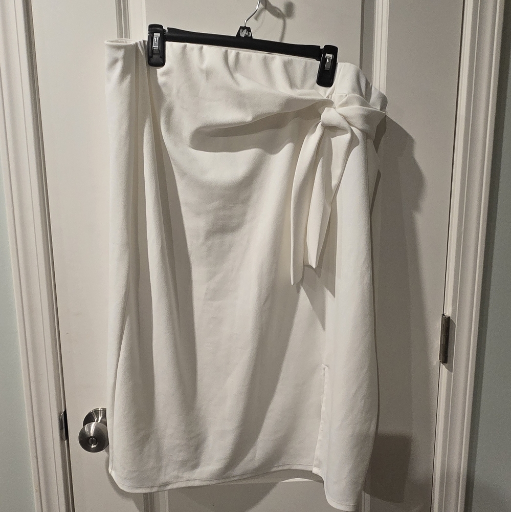 Eloquii Elegant White Skirt Size 22